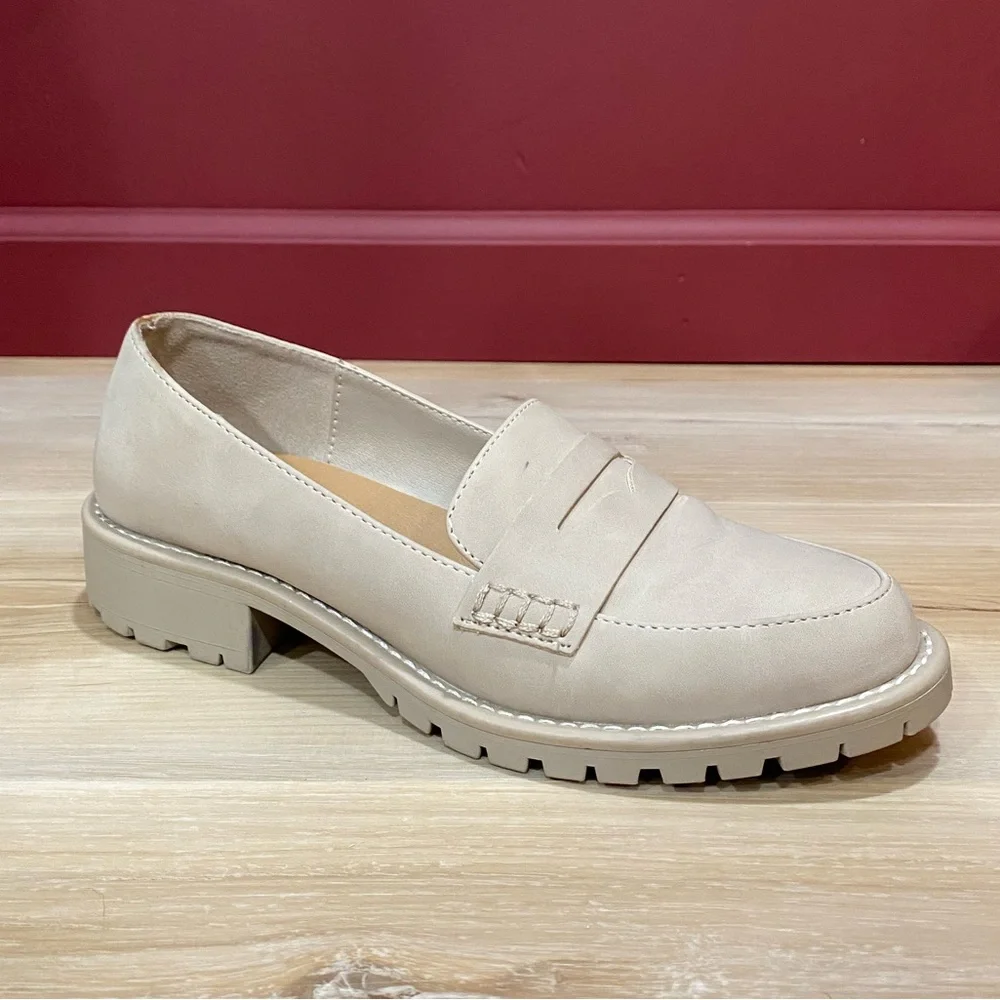DV by Dolce Vita Cream Tan Beige Carley Loafers Women’s Size 6